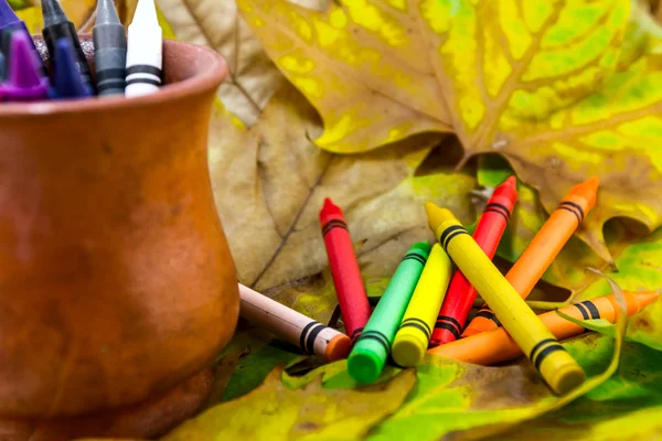 Crayons lying in chaos — Stock Photo, Image