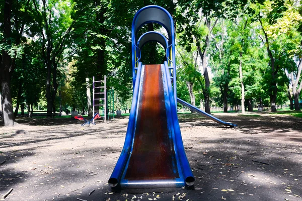 Spielplatz mit Geräten — Stockfoto