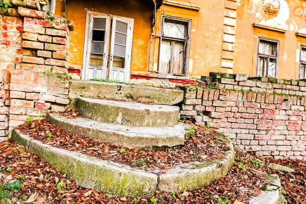 Treppe im Herbst — Stockfoto