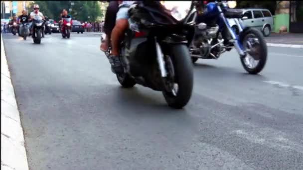 Motorrad-Fahrer — Stockvideo