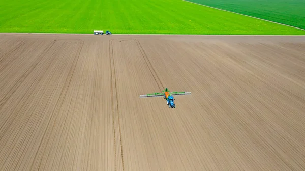 View Overhead View Tractor Spraying Big Endless Farmland Dragging Mounted — Stock Photo, Image