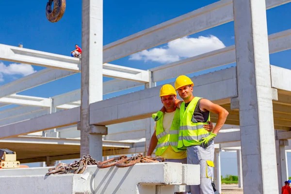 Zrenjanin Vojvodina Serbia Abril 2018 Los Trabajadores Construcción Están Sonriendo — Foto de Stock