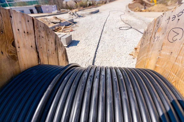 Bobina Cable Carrete Está Eje Madera Sitio Construcción —  Fotos de Stock