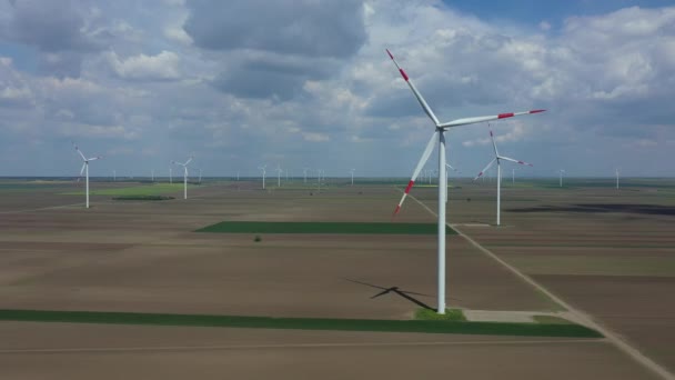 View Farm Large Wind Power Turbines Standing Agricultural Fields Generating — Stock video