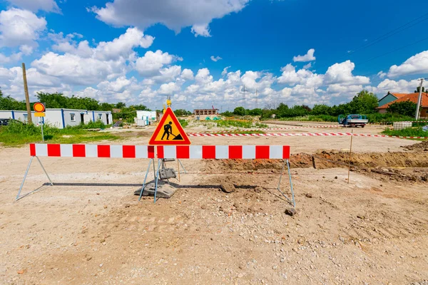 Pågående Arbete Triangel Tecken Med Gräns Försiktighet Symbol Skyttegrav Byggarbetsplatsen — Stockfoto