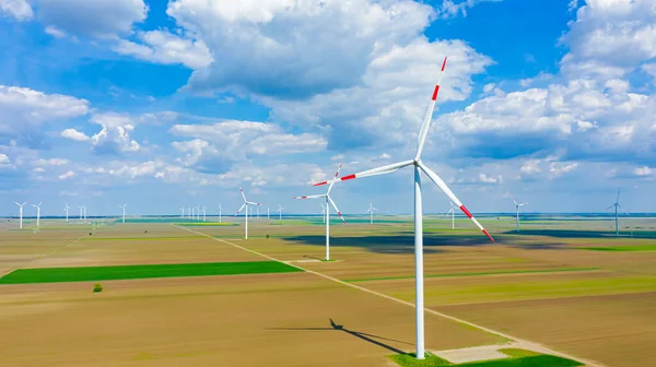 View Farm Large Wind Power Turbines Standing Agricultural Fields Generating — Fotografia de Stock