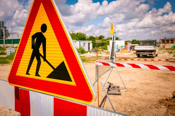 Pågående Arbete Triangel Tecken Med Gräns Försiktighet Symbol Skyttegrav Byggarbetsplatsen — Stockfoto