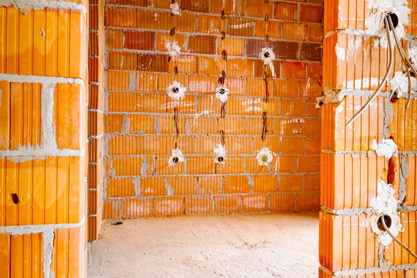 Tomas Eléctricas Expuestas Con Las Cubiertas Superiores Removidas Para Instalación —  Fotos de Stock