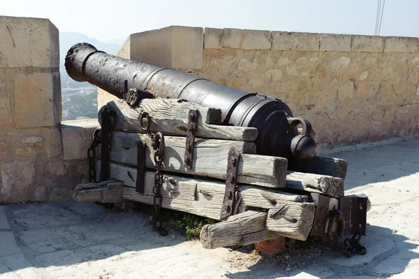 Canhão medieval no Castelo de Santa Barbara, Alicante Espanha — Fotografia de Stock