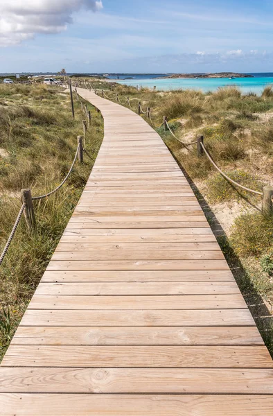Stranden väg till stranden Illetas i formentera Balearerna — Stockfoto