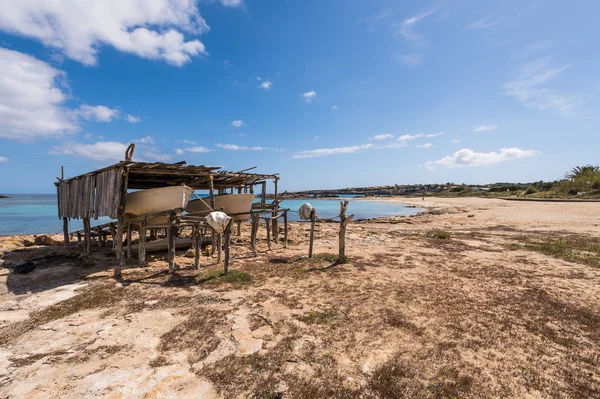 Puerto de Es Pujols en la isla de Formentera Ferrocarriles de madera — Foto de Stock