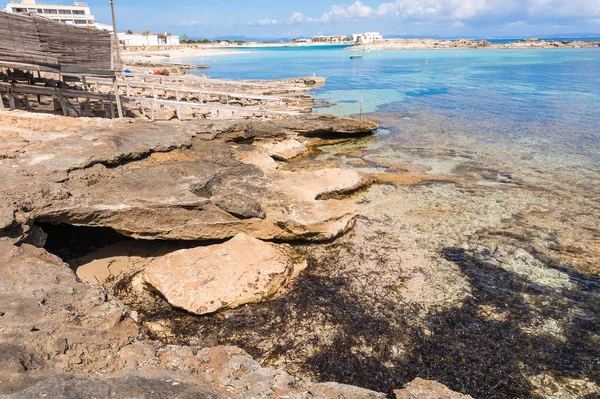 Els pujols kusten i formentera island, Medelhavet, sp — Stockfoto