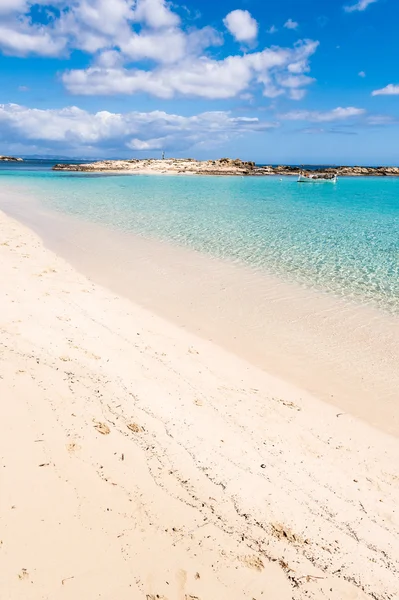 Els pujols plaży w formentera island, Morze Śródziemne, Hiszpania — Zdjęcie stockowe