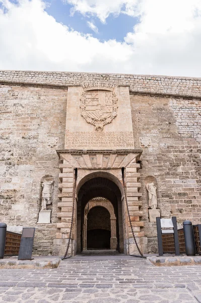 Vstupní brána dalt vila v ibiza, Španělsko — Stock fotografie