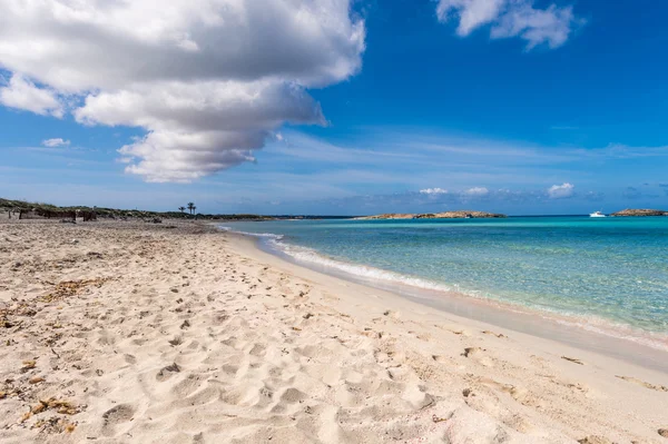 Orense strand in formentera eiland, Middellandse Zee, Spanje — Stockfoto