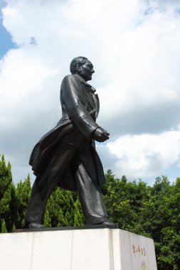 deng xiaoping bronz heykeli