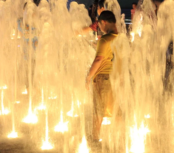 Childrens at Fountains — Stock Photo, Image