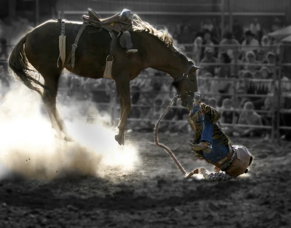 Cowboy deitado fora — Fotografia de Stock