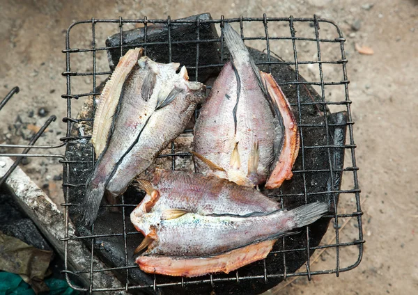 Mercado asiático alimentos peixe bbq — Fotografia de Stock