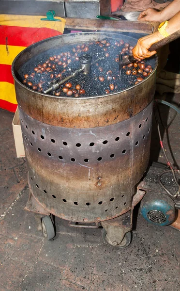 Обжаривание каштанов Малайзия — стоковое фото
