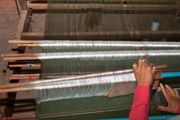 Silk maken van Cambodja — Stok fotoğraf