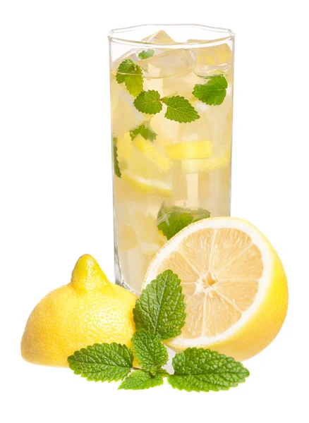 Ett glas lemonad — Stockfoto