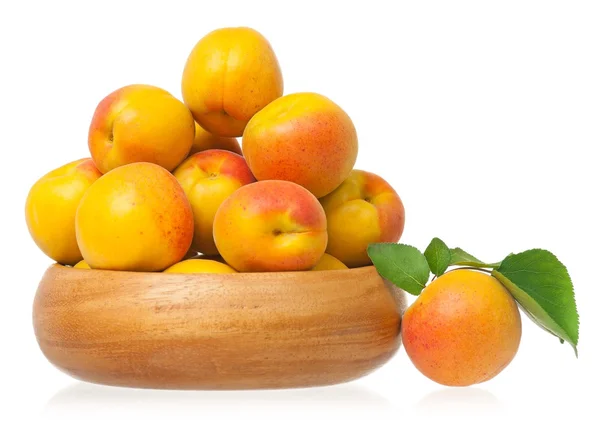 Kypsä aprikoosi — kuvapankkivalokuva