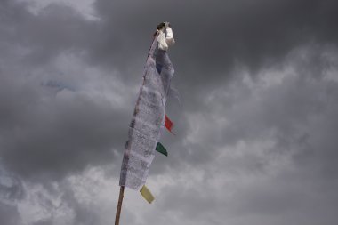 Budist bayrak muktinath, mustang, nepal Himalayalar için yolda