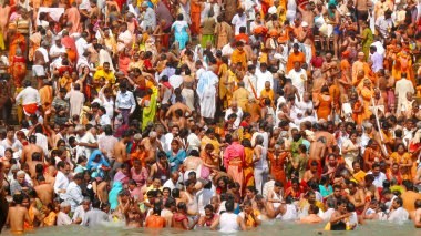 büyük hindu kumbh mela banyo