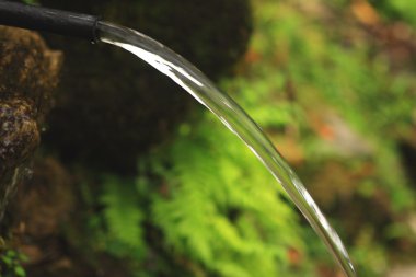 Himalayalar saf su akışı