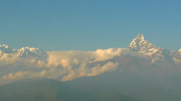 Himalaya - fishtail berg i nepal - Visa från sarangkot. — Stockfoto