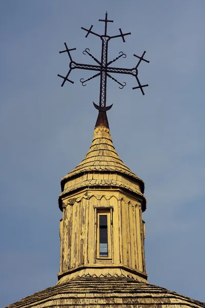 Ukrainische Architektur - Holzkirche im Dorf Witatschew — Stockfoto