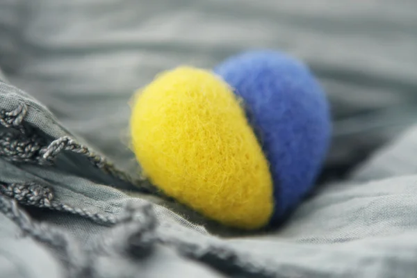 Souvenir felt - yellow blue heart of Ukraine — Stock Photo, Image