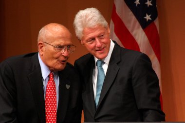 Başkan clinton ve Kongre üyesi dingell