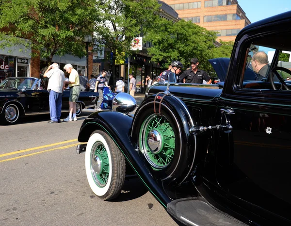 Chrysler šest na postupné sochařství auto show — Stock fotografie