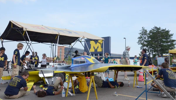 Università del Michigan squadra di auto solari — Foto Stock