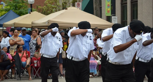 Francia hercegek precíziós csapat: afro-amerikai Downtown Festiva — Stock Fotó