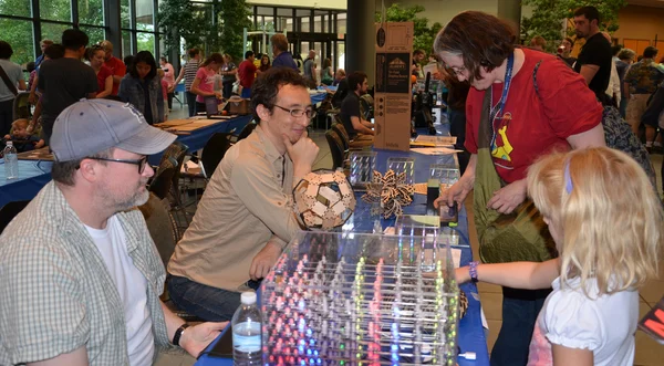Hypnocube at the Ann Arbor mini Maker Faire — Stock Photo, Image