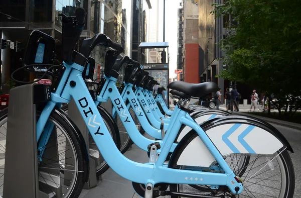 Divvy bike rental station in downtown Chicago, side view — Stock Photo, Image