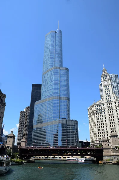 시카고에 있는 트럼프 인터내셔널 호텔과 타워 — 스톡 사진