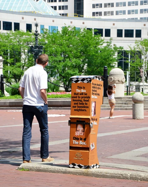 Coalition for the Homeless fundraising box, Indianapolis and peo — Stock Photo, Image