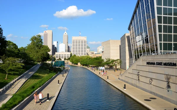 Indianapolis orizontul de la Canal Walk — Fotografie, imagine de stoc