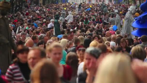 Carnaval in stad — Stockvideo