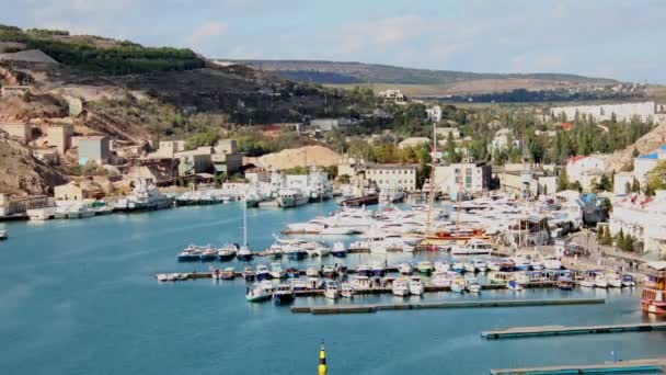 Ciudad en la bahía — Vídeo de stock