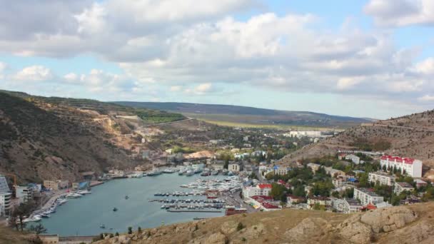 Stad aan de baai — Stockvideo