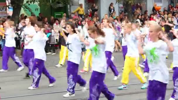 Carnaval en la ciudad — Vídeo de stock