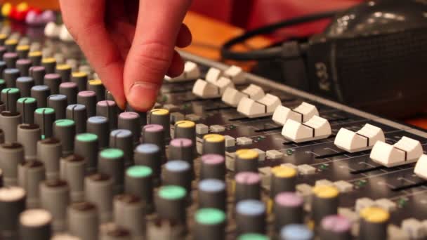 Digitale audio mixing console. — Stockvideo