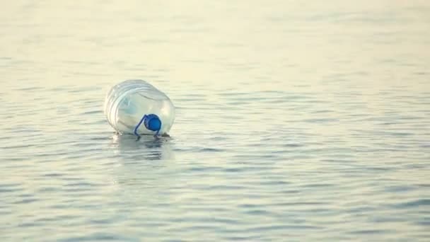 Used plastic bottle — Stock Video