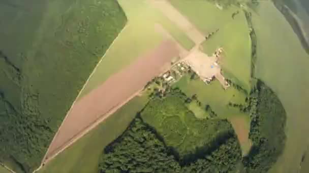 Uitzicht vanaf parachute springen — Stockvideo