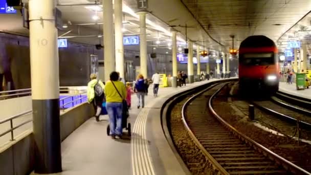 Estação de comboios — Vídeo de Stock